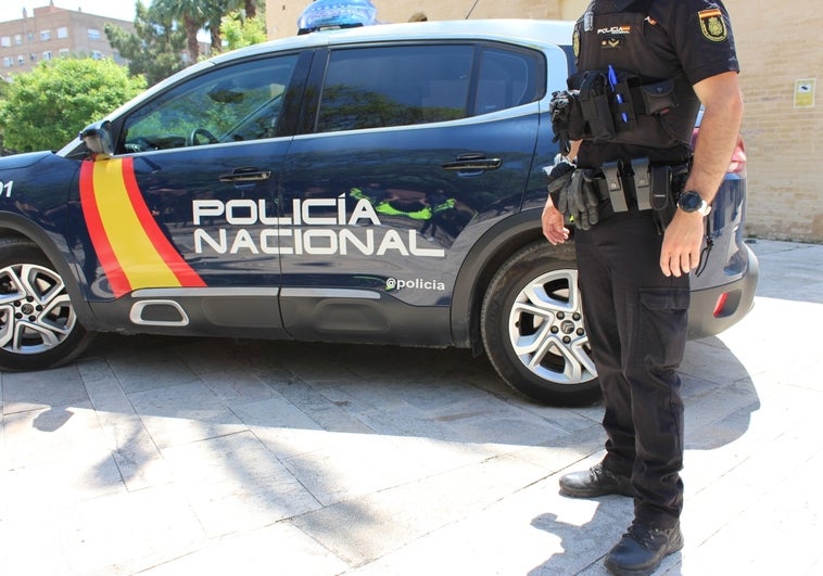 Detienen a un joven maltratador in fraganti en la calle al avisar un testigo a la Policía en Valencia