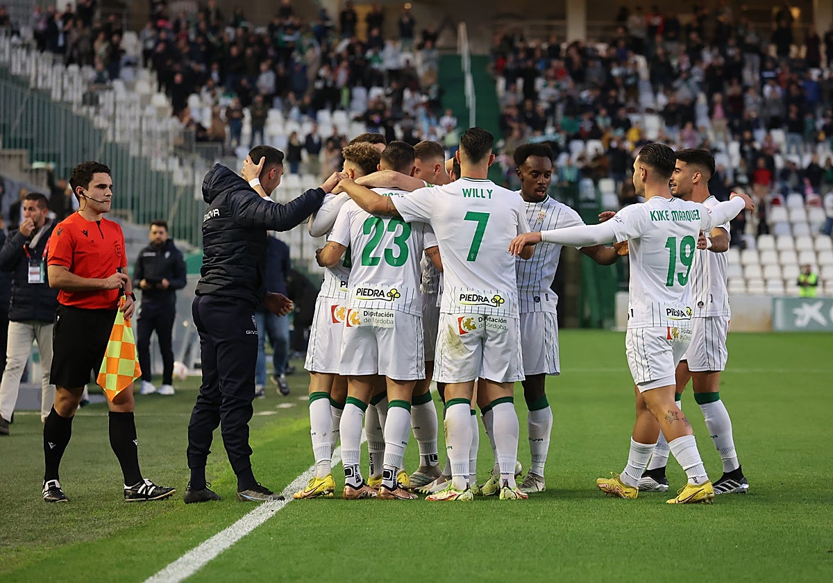 Los jugadores del Córdoba celebran un gol en El Arcángel