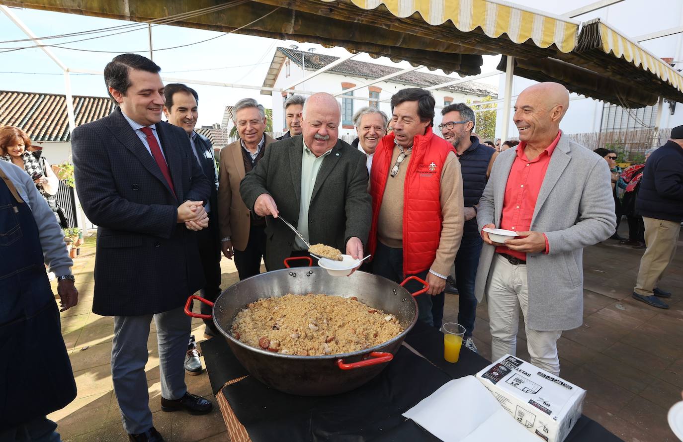 Las tradicionales migas de la Cruz Blanca de Córdoba, en imágenes