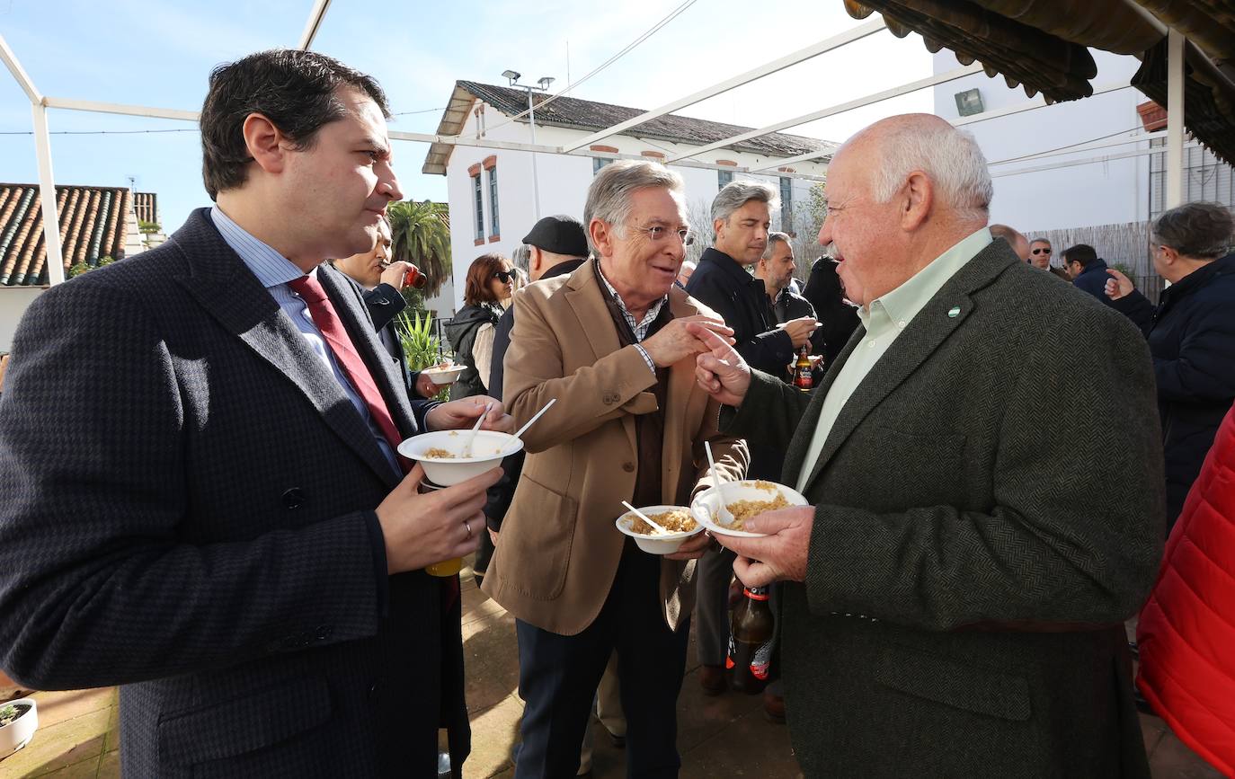Las tradicionales migas de la Cruz Blanca de Córdoba, en imágenes