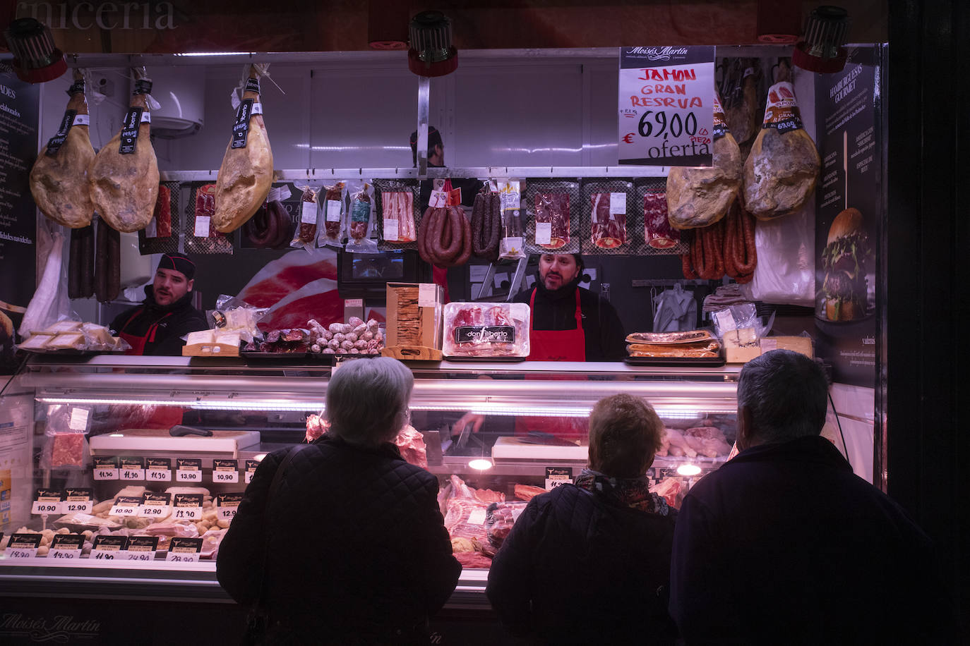 Las compras para la cena de Nochebuena en Córdoba, en imágenes