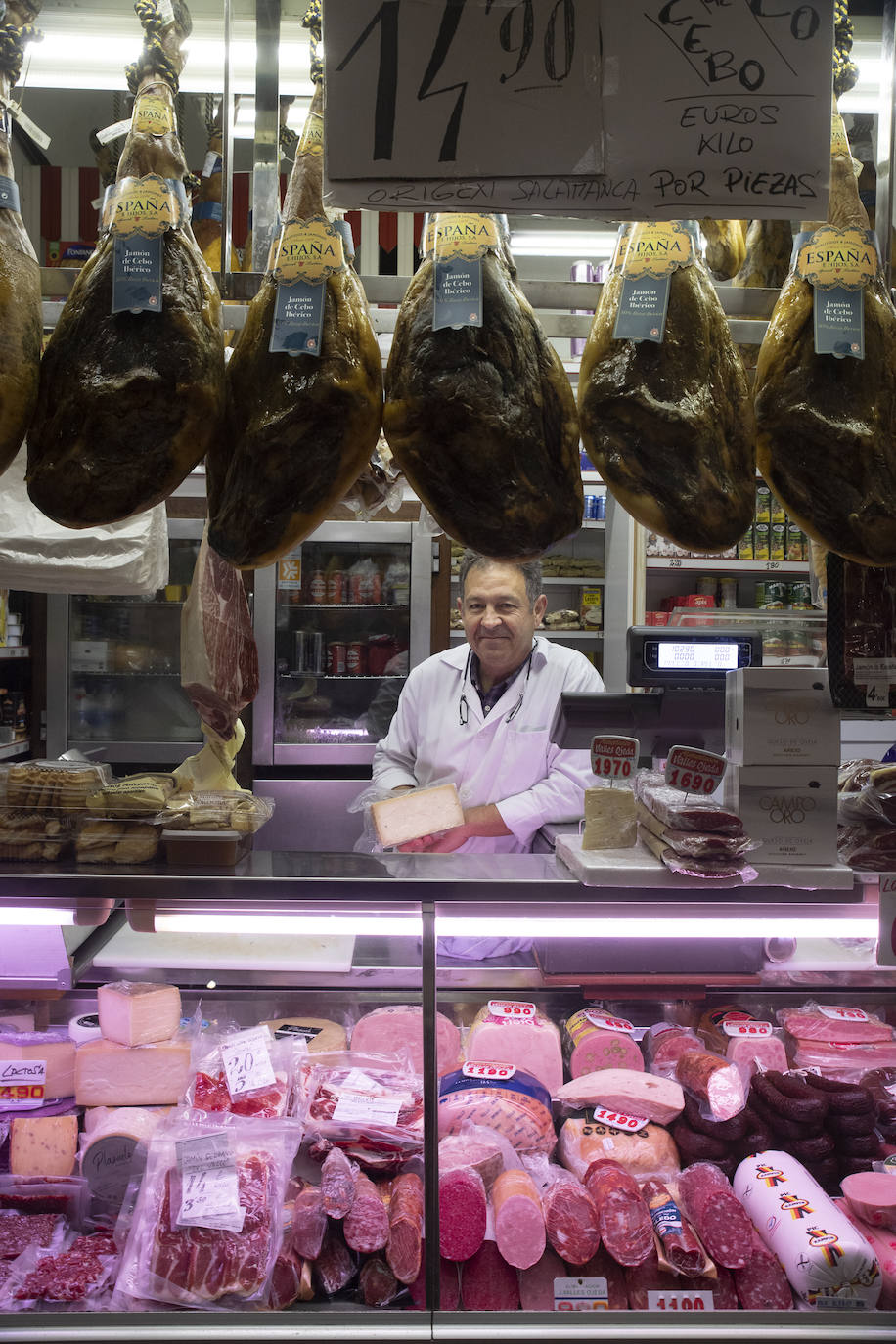 Las compras para la cena de Nochebuena en Córdoba, en imágenes