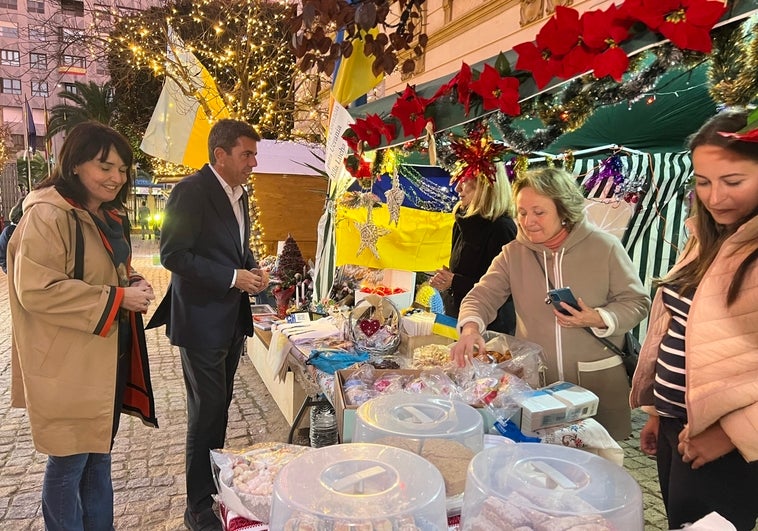 Los jardines de la Diputación de Alicante acogen el mercadillo de Navidad con desfiles y actividades para toda la familia