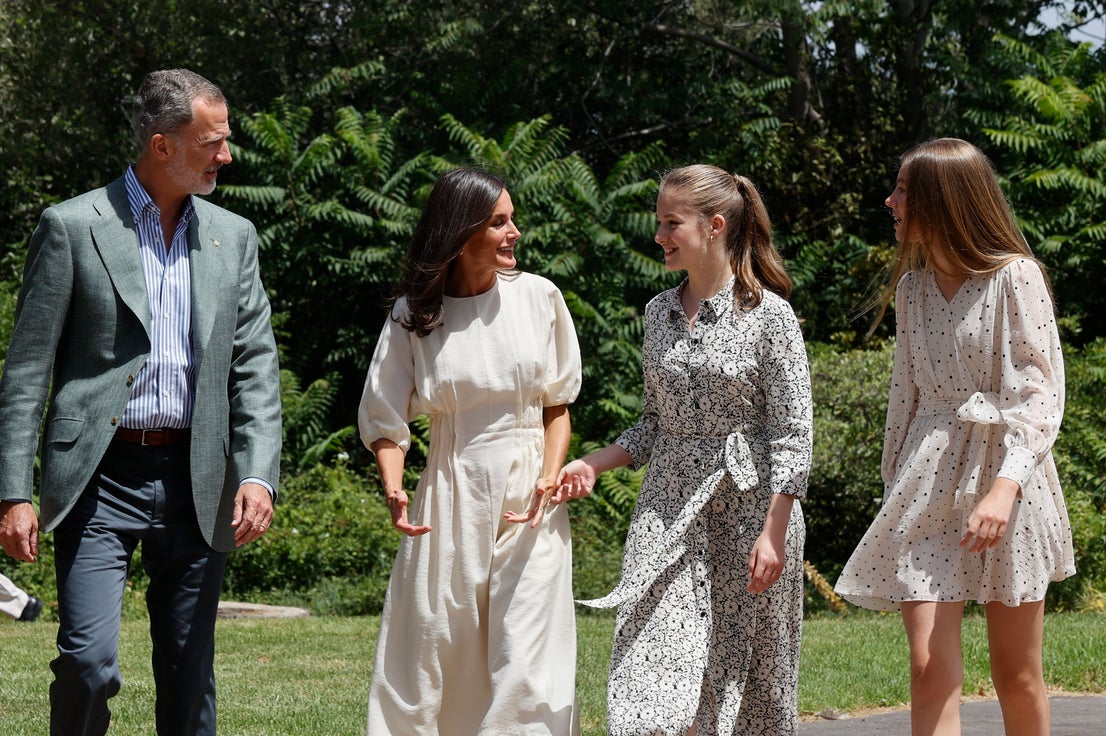 La Familia Real al completo disfruto este verano participando en las actividades relacionadas con los Premios de la Fundación Princesa de Girona, en Barcelona. 