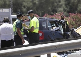 Accidente Córdoba | Muere un hombre al sufrir su coche una salida de vía y un vuelco en la A-4