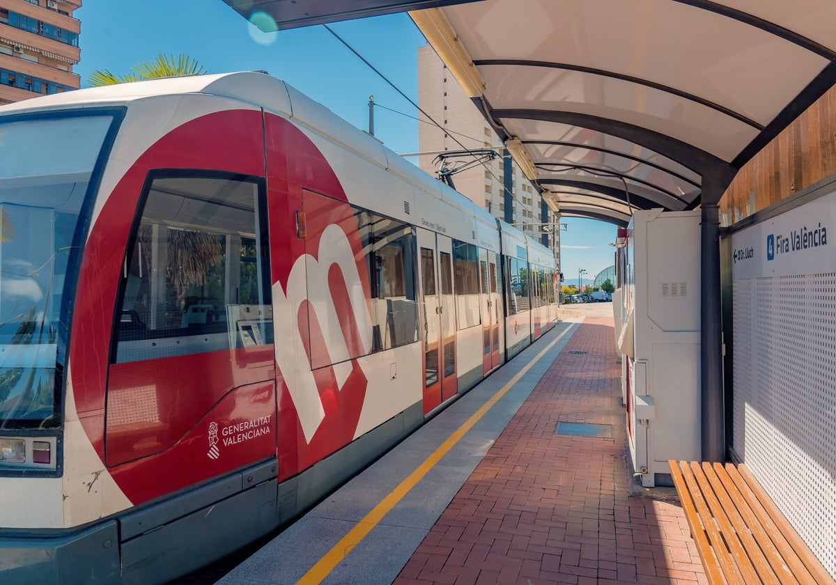 Imagen de recurso de un tranvía de Metrovalencia