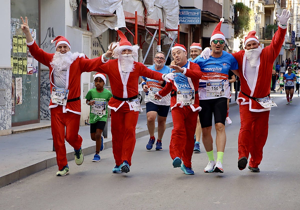 El ambientazo en la San Silvestre de Lucena, en imágenes