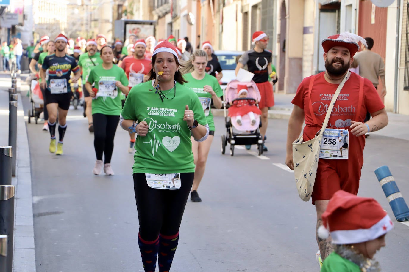 El ambientazo en la San Silvestre de Lucena, en imágenes