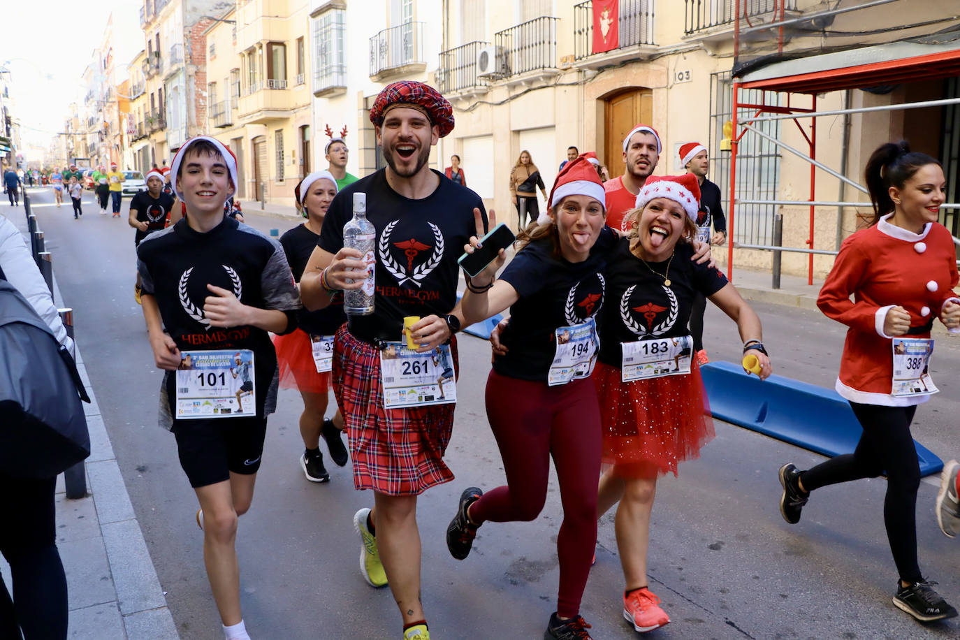 El ambientazo en la San Silvestre de Lucena, en imágenes