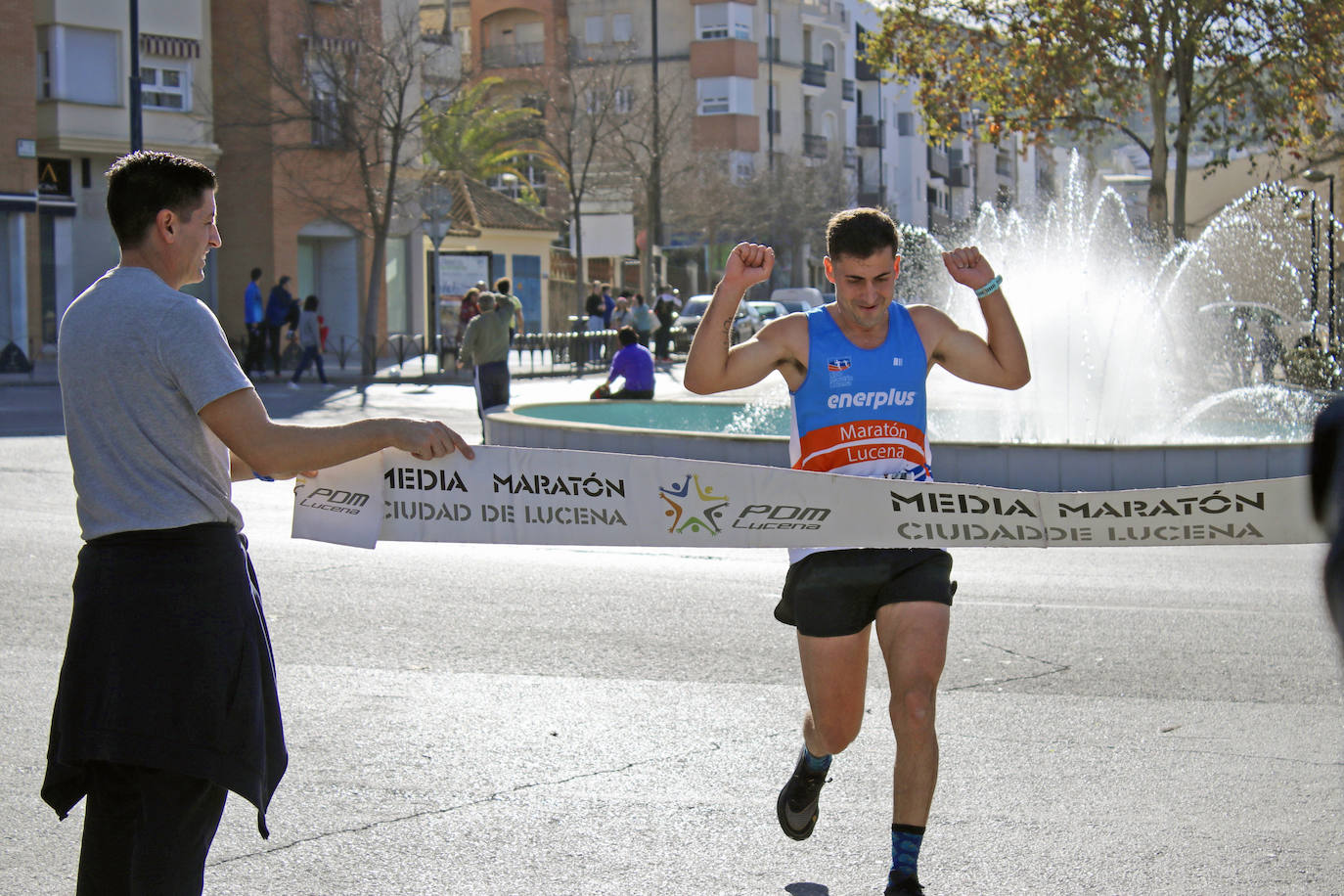 El ambientazo en la San Silvestre de Lucena, en imágenes