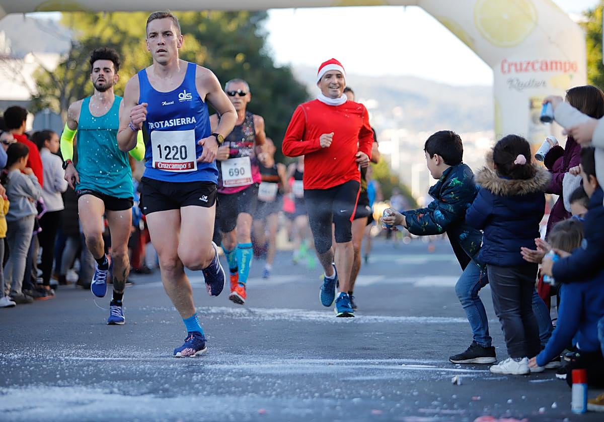 Corredores y ambiente en la última edición de la San Silvestre de Córdoba, en 2019