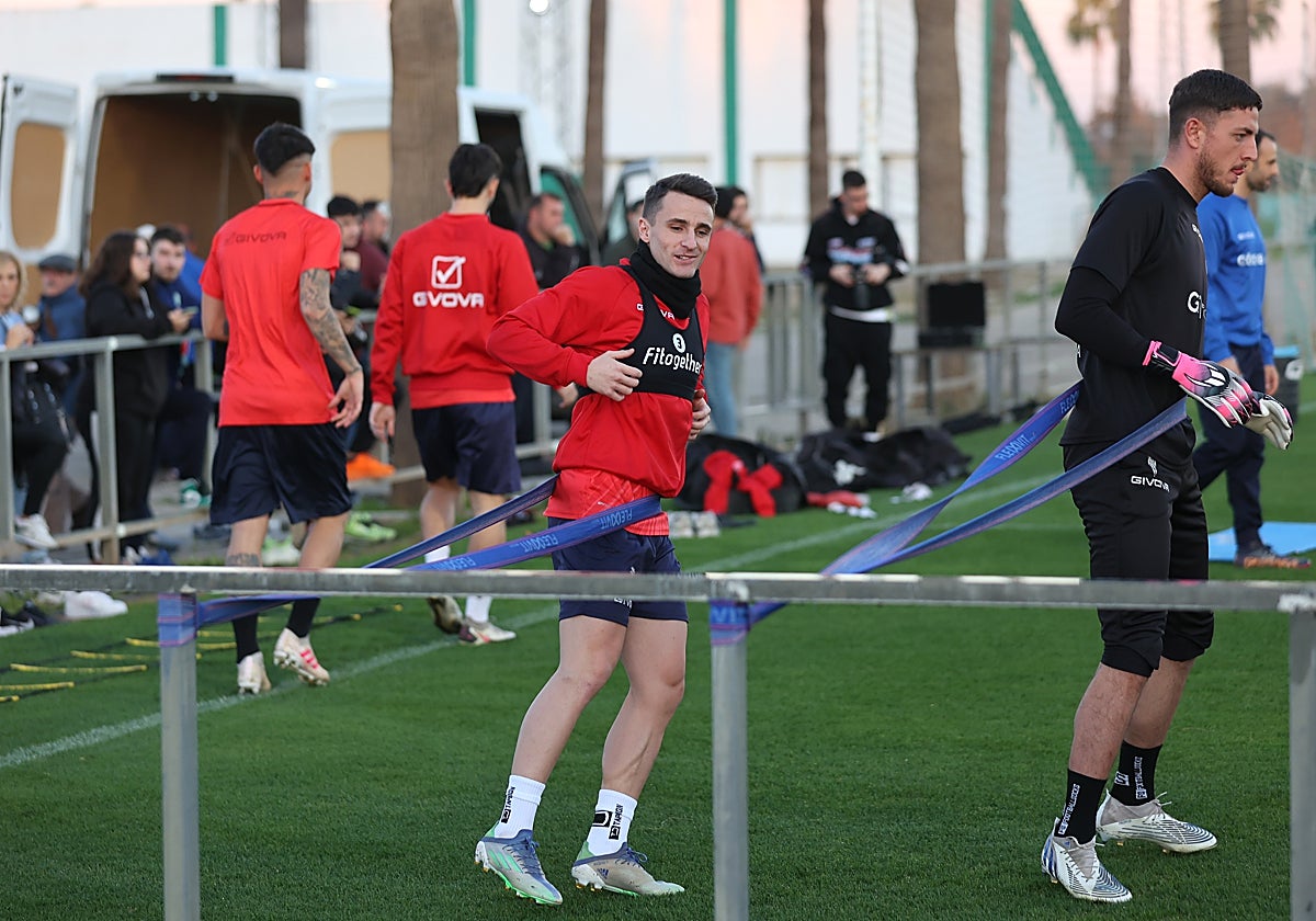 Ekaitz Jiménez entrena en la Ciudad Deportiva con sus compañeros