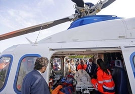 Evacuado en helicóptero un joven tras caerse de una escalera en Hornachuelos