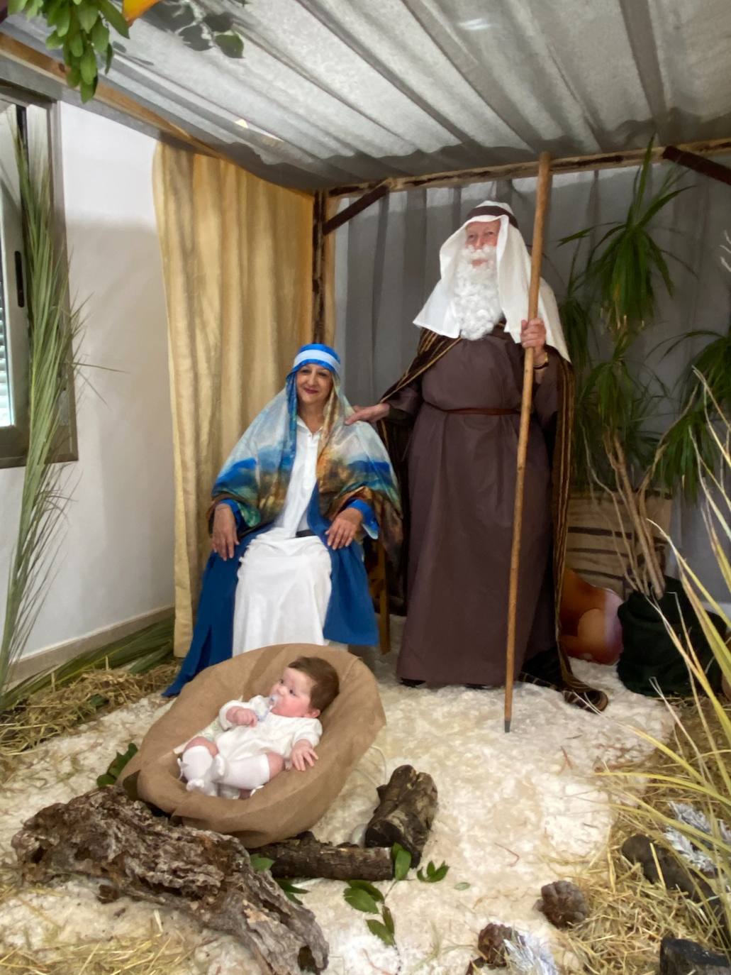 El Belén viviente de la residencia hogar San Pablo de Cáritas Córdoba, en imágenes