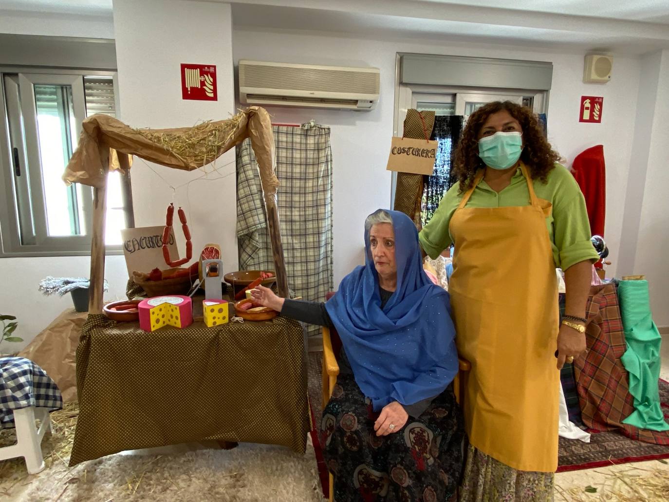 El Belén viviente de la residencia hogar San Pablo de Cáritas Córdoba, en imágenes