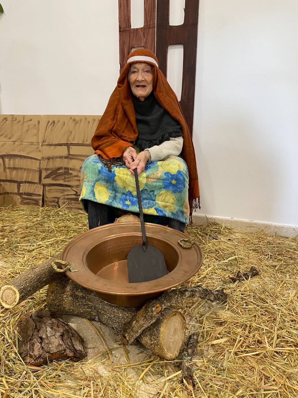 El Belén viviente de la residencia hogar San Pablo de Cáritas Córdoba, en imágenes