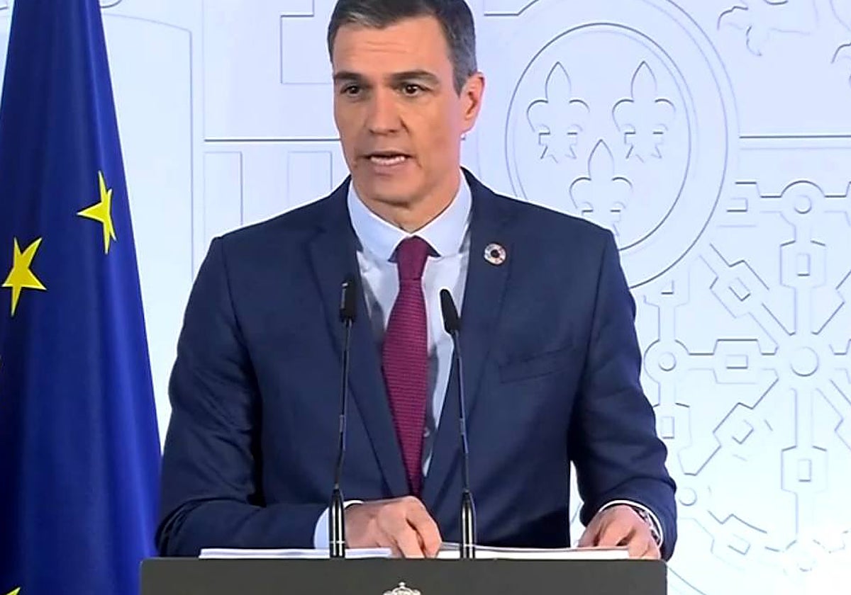 El presidente del Gobierno, Pedro Sánchez, se he reunido este martes por la mañana con la vicepresidenta segunda, Yolanda Díaz, para pactar un acuerdo que congelará los alquileres en los nuevos contratos