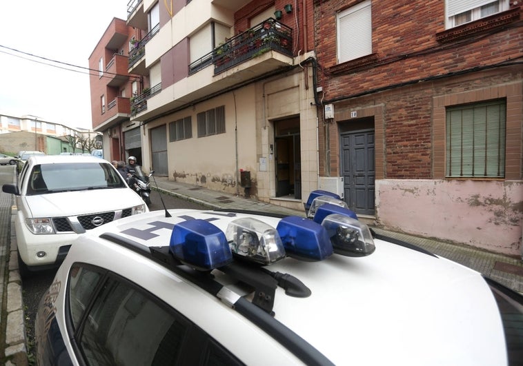 Un detenido por la muerte violenta de una mujer de unos 60 años en el barrio San Esteban de León