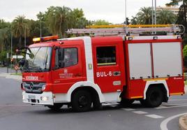 Un afectado por inhalación de humo en un incendio de vivienda en Santa Marina