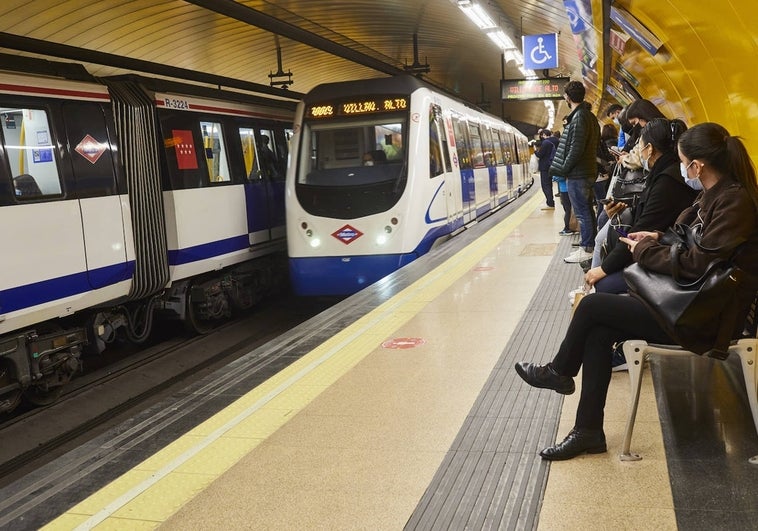 Madrid mantendrá la rebaja del 50% del abono transporte y la aumentará al 60% desde febrero