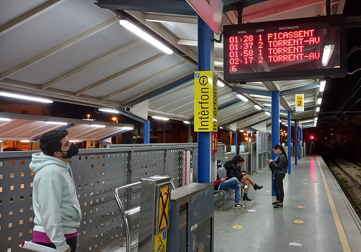 Horarios especiales del Metro y el tranvía de Valencia para la Nochevieja 2022