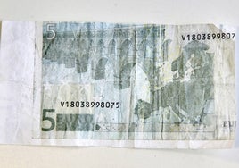 Le piden diez años de cárcel por fabricar billetes falsos en un piso de Granada