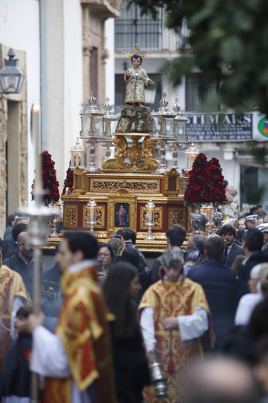 La procesión del Niño Jesús de la Compañía de Córdoba, en imágenes
