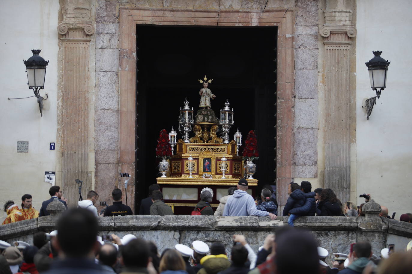 La procesión del Niño Jesús de la Compañía de Córdoba, en imágenes