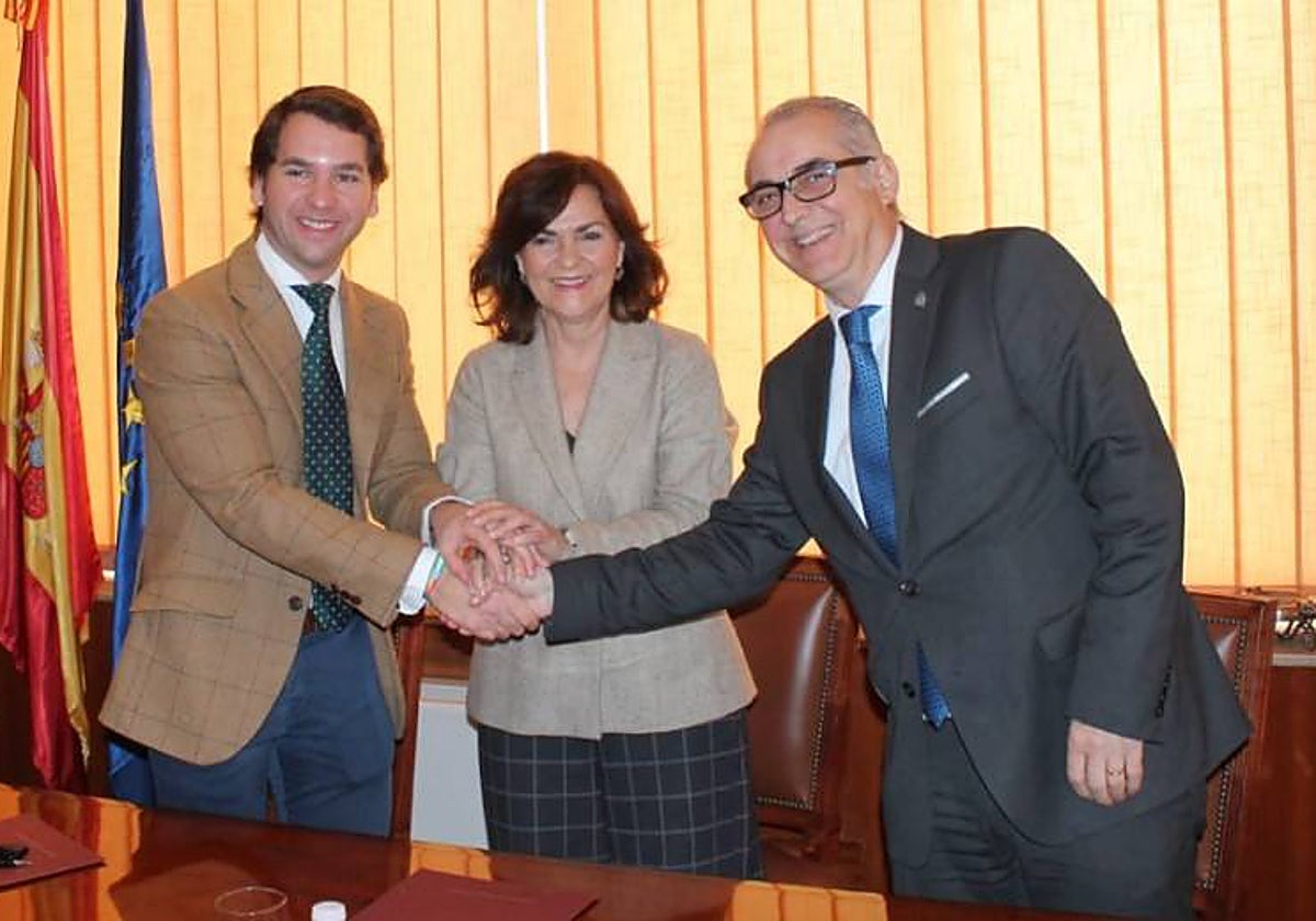 Firma del convenio en 2019 para intervenir en el tramo urbano del río Cabra