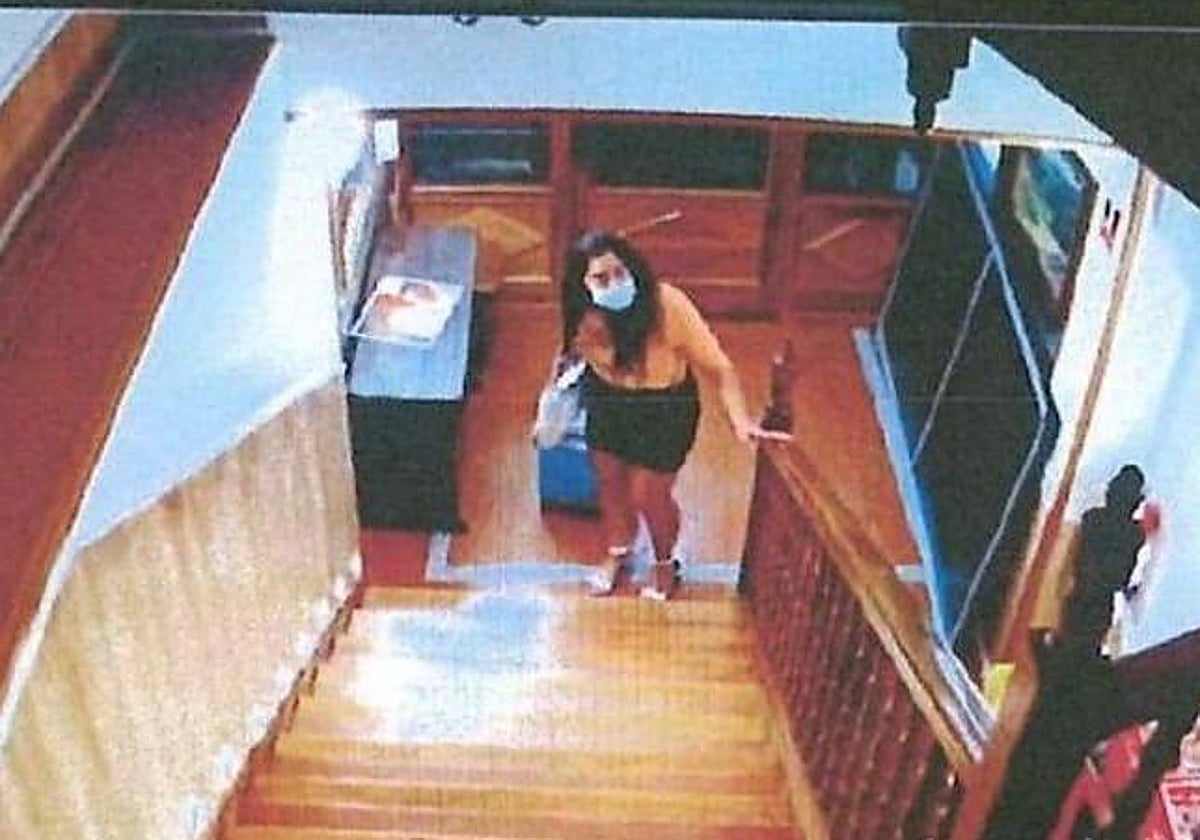 Macarena, captada la madrugada del 13 de septiembre buscando pensión en Riaza (Segovia)