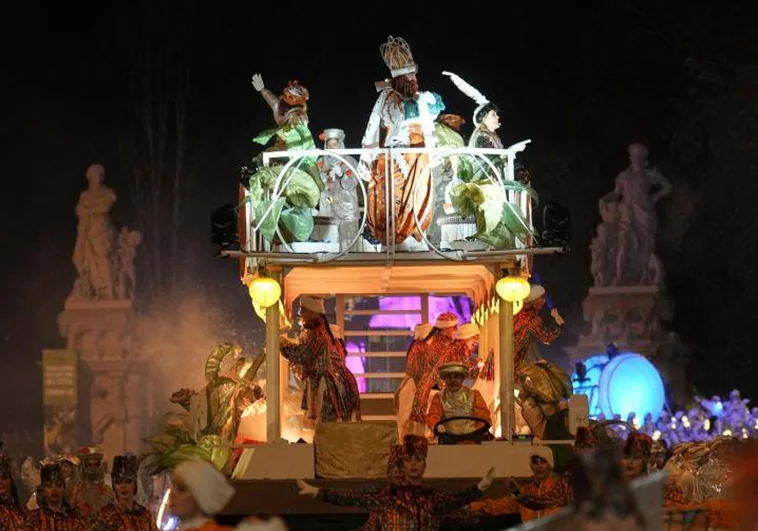 Los Reyes Magos inundan de magia y caramelos las calles de Barcelona
