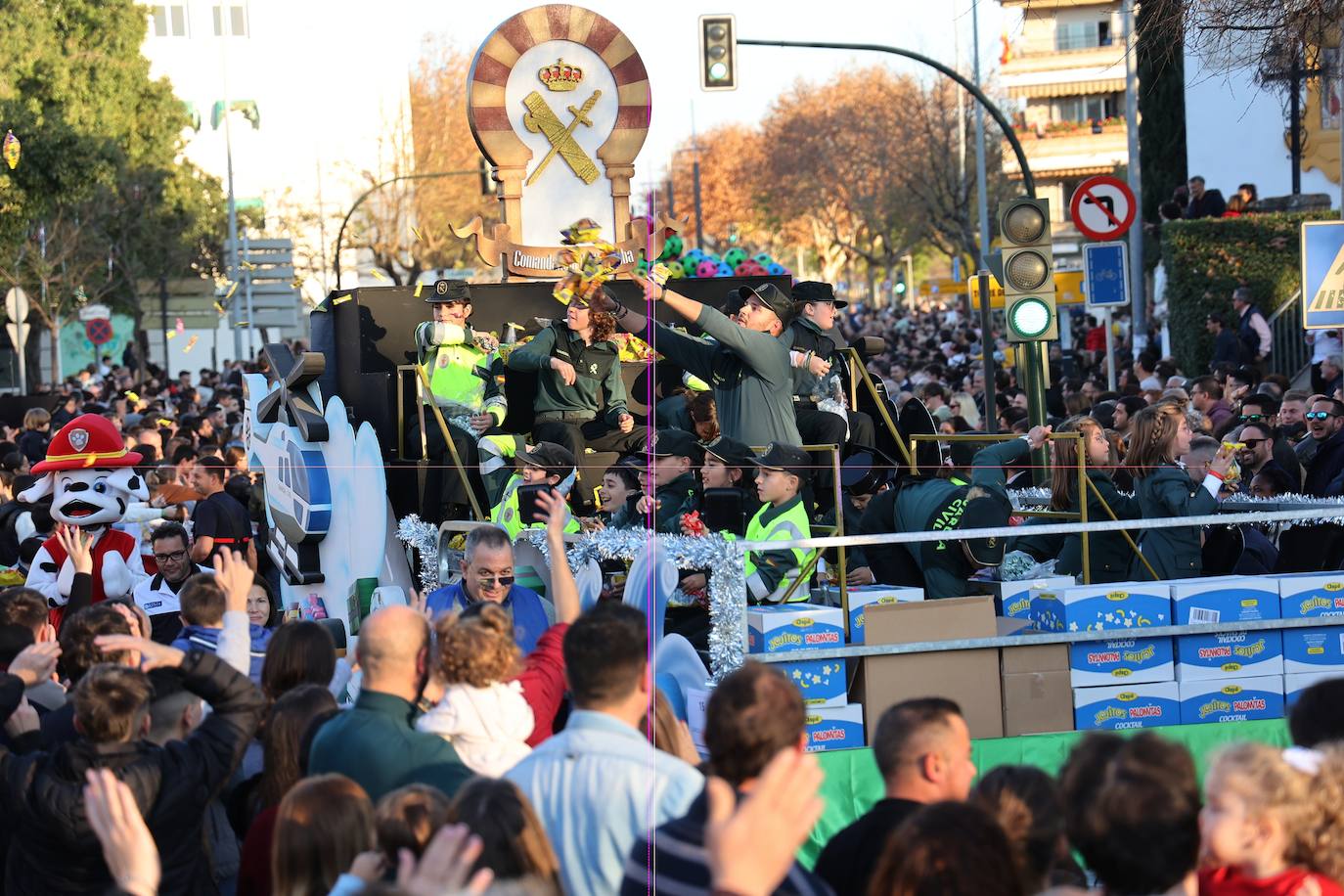 El arranque de la Cabalgata de Reyes de Córdoba 2023, en imágenes