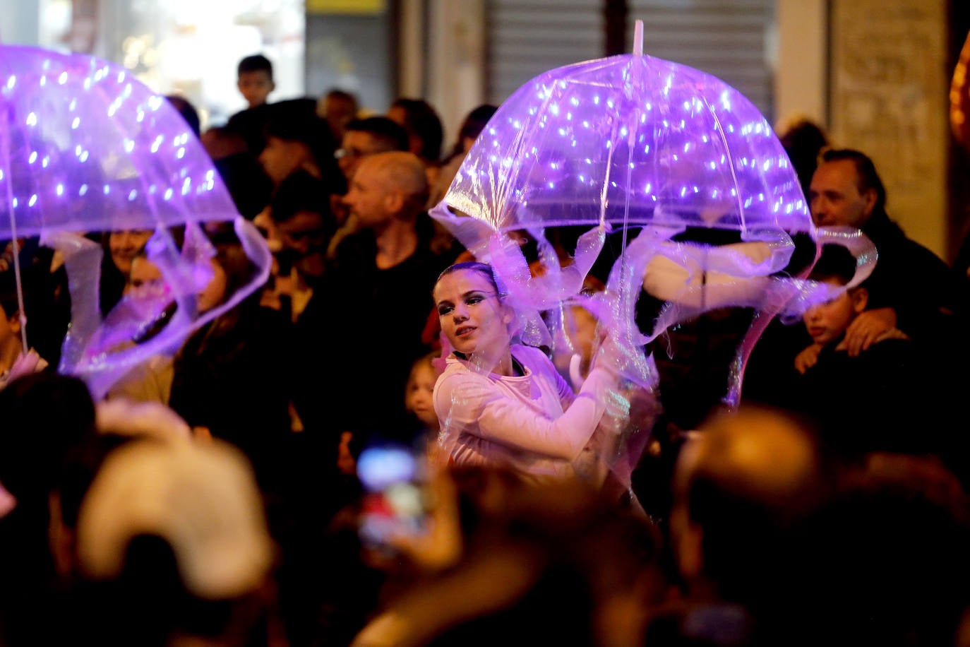 El multitudinario final de la Cabalgata de los Reyes Magos de Córdoba, en imágenes