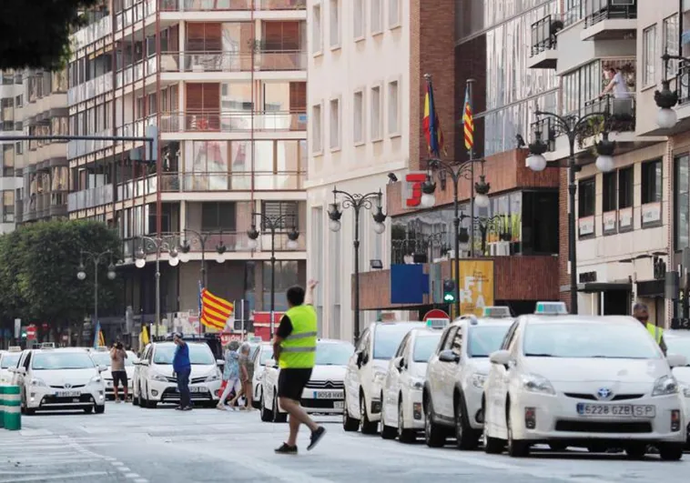 Taxis en Valencia: así queda el calendario de festivos laborables y los días de descanso obligatorio para 2023