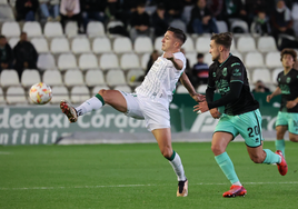 En directo San Fernando - Córdoba | Expulsado Christian Delgado, los blanquiverdes se quedan con diez (1-3)