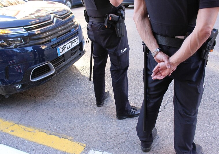 Detenidos dos hermanos con una orden de ingreso en prisión y otra de alejamiento tras una discusión en Valencia