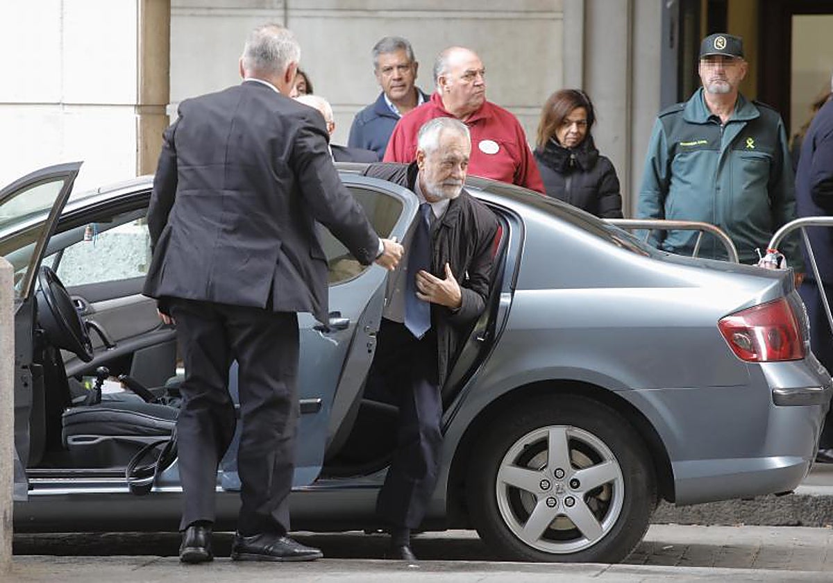 Griñán llega a la Audiencia a conocer la sentencia de los ERE en el año 2019