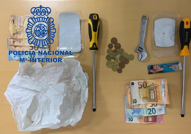 Detenidas dos jóvenes de 18 años tras ser sorprendidas por un vecino forzando puertas en Valencia