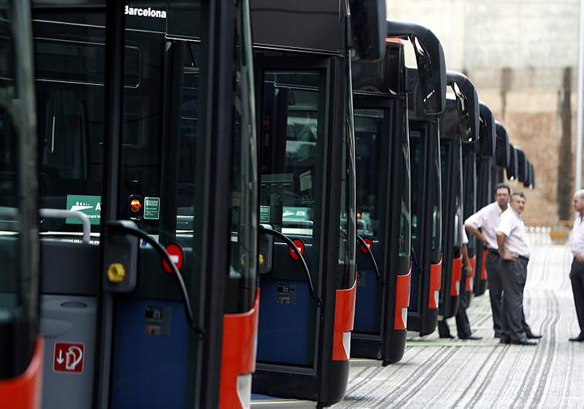 Conductores de la TMB en una imagen de archivo