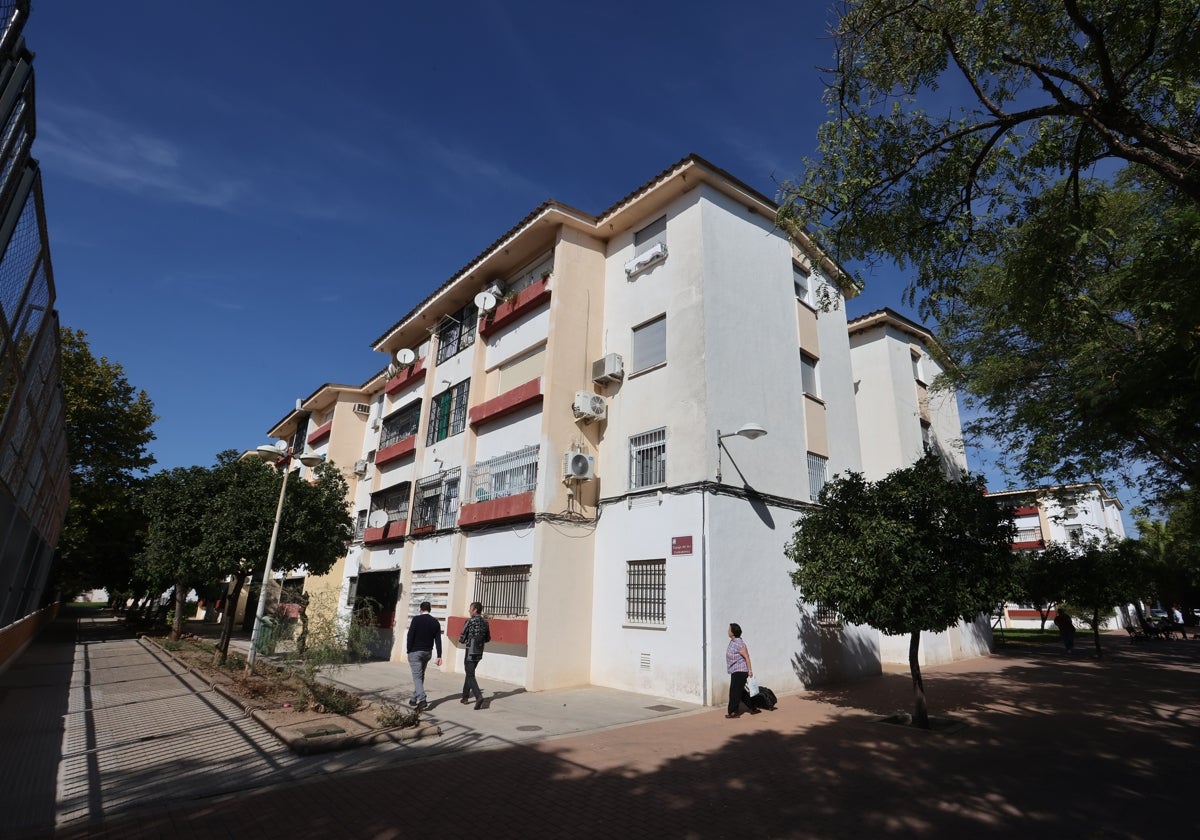 Bloque de viviendas en el barrio cordobés de Santuario