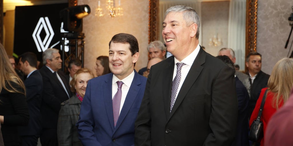 Emotivo homenaje a José Vicente de los Mozos en su adiós a Renault
