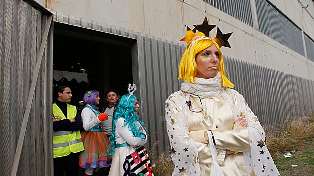 Una figurante, cariacontecida en la tarde del 5 de enero de 2016