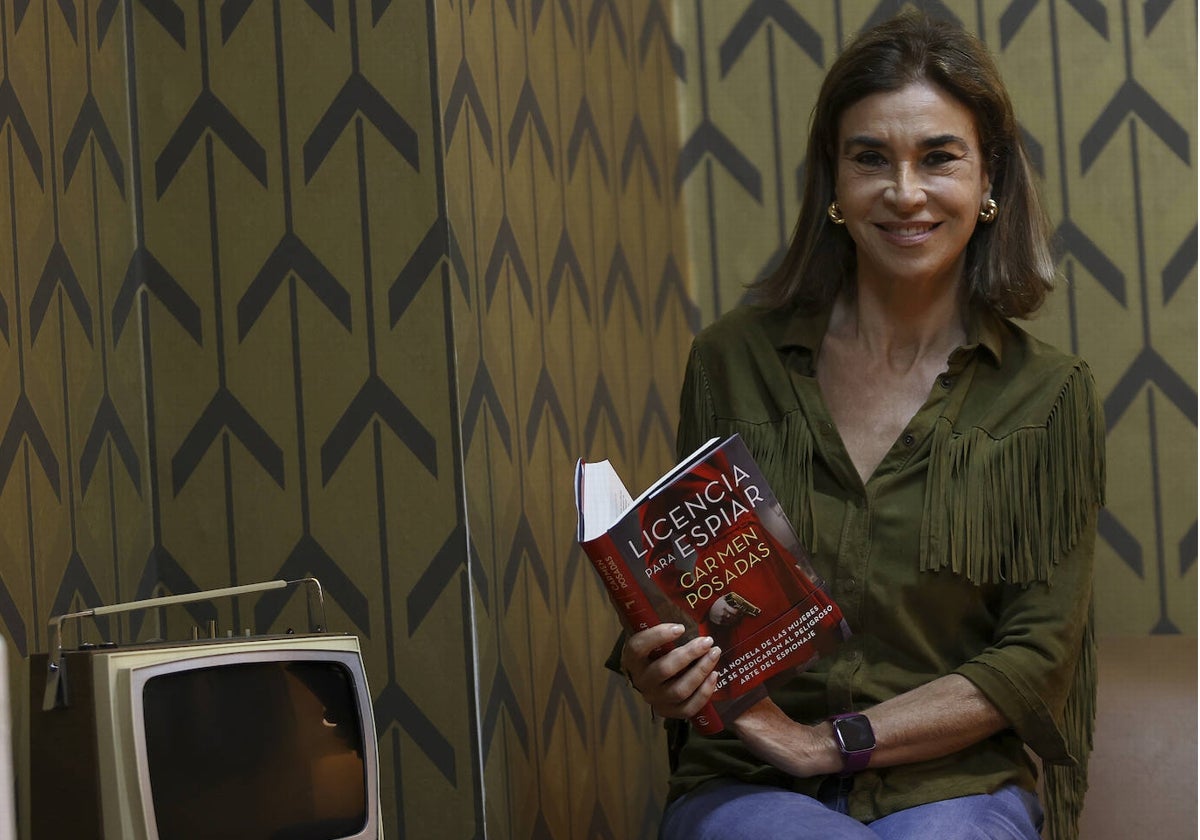 Posadas posa para una entrevista de ABC con su última novela
