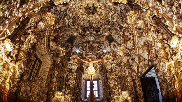 Camarín barroco de Baños de la Encina