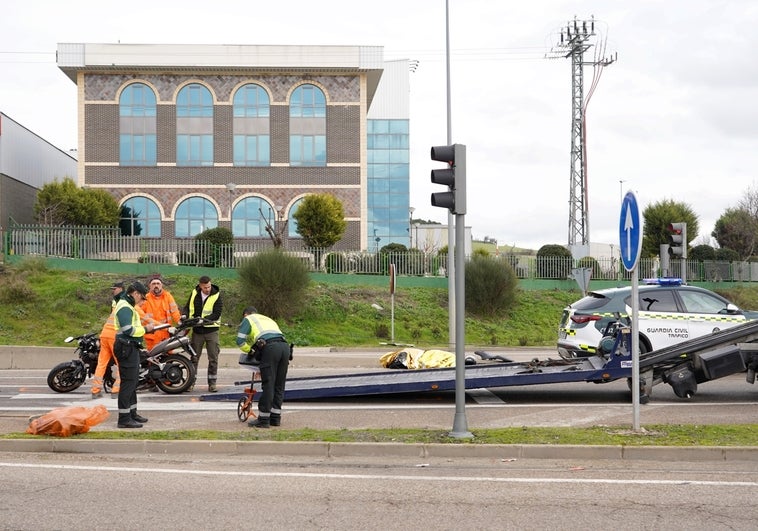 Fallece un motorista en la A-601 en Valladolid