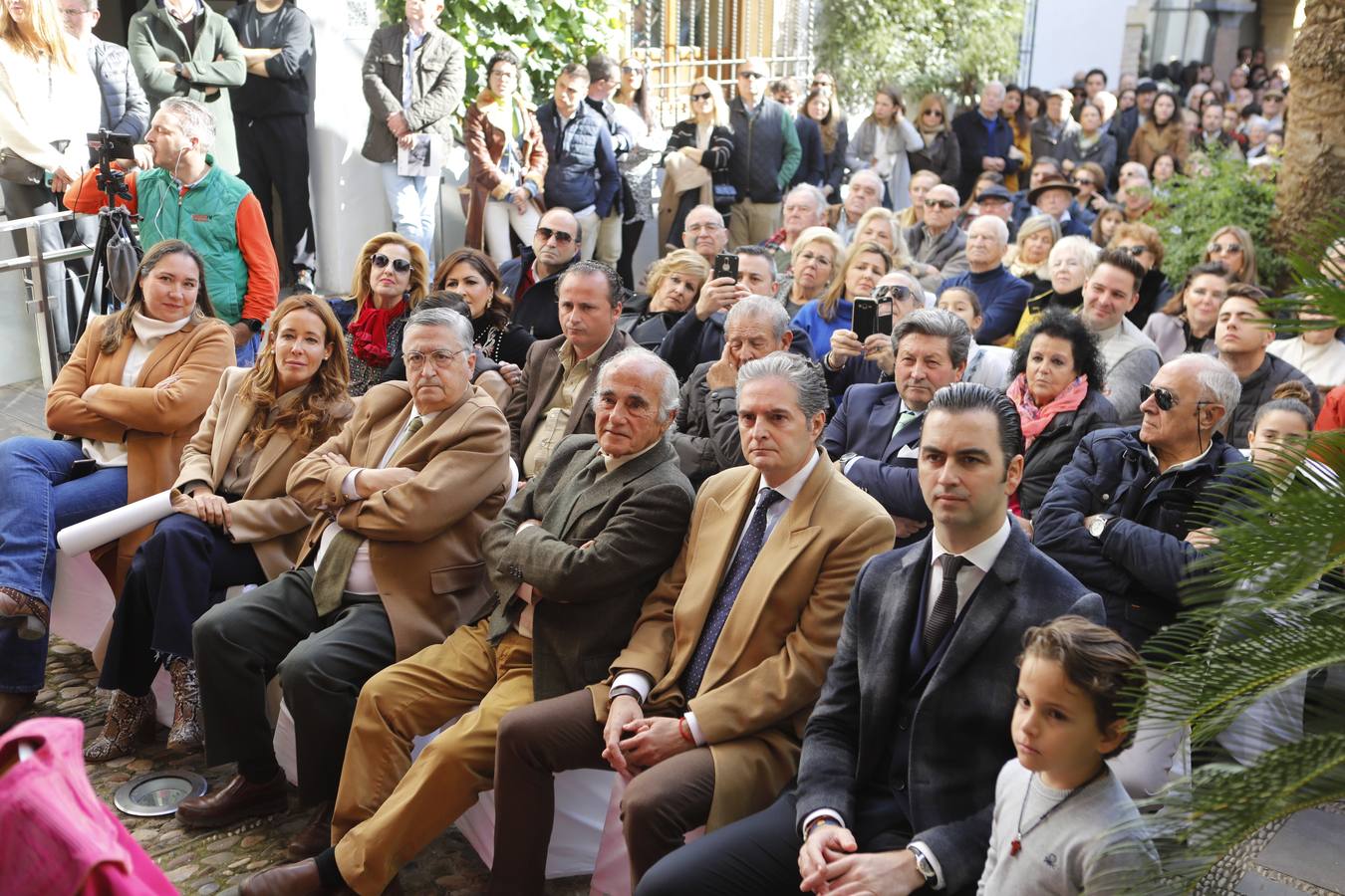Manuel Román llena &#039;hasta la bandera&#039; el Museo Taurino para su debú con picadores