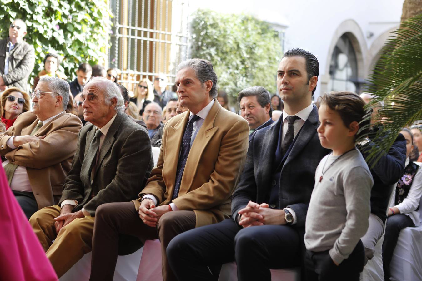 Manuel Román llena &#039;hasta la bandera&#039; el Museo Taurino para su debú con picadores