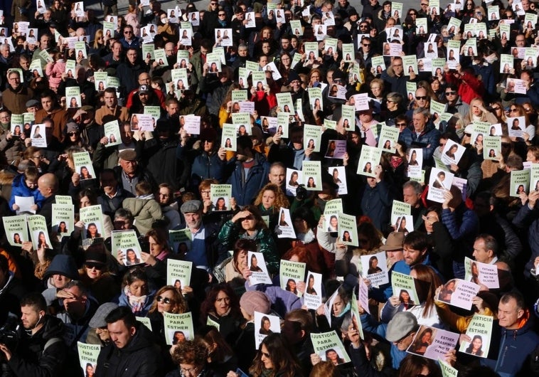 Un millar de personas clama «justicia» para Esther López tras un año sin su «eterna sonrisa»