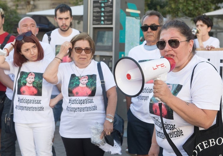 Tres de los acusados del asesinato del rapero de Pacífico se enfrentan a hasta 10 años de encierro en un centro de menores