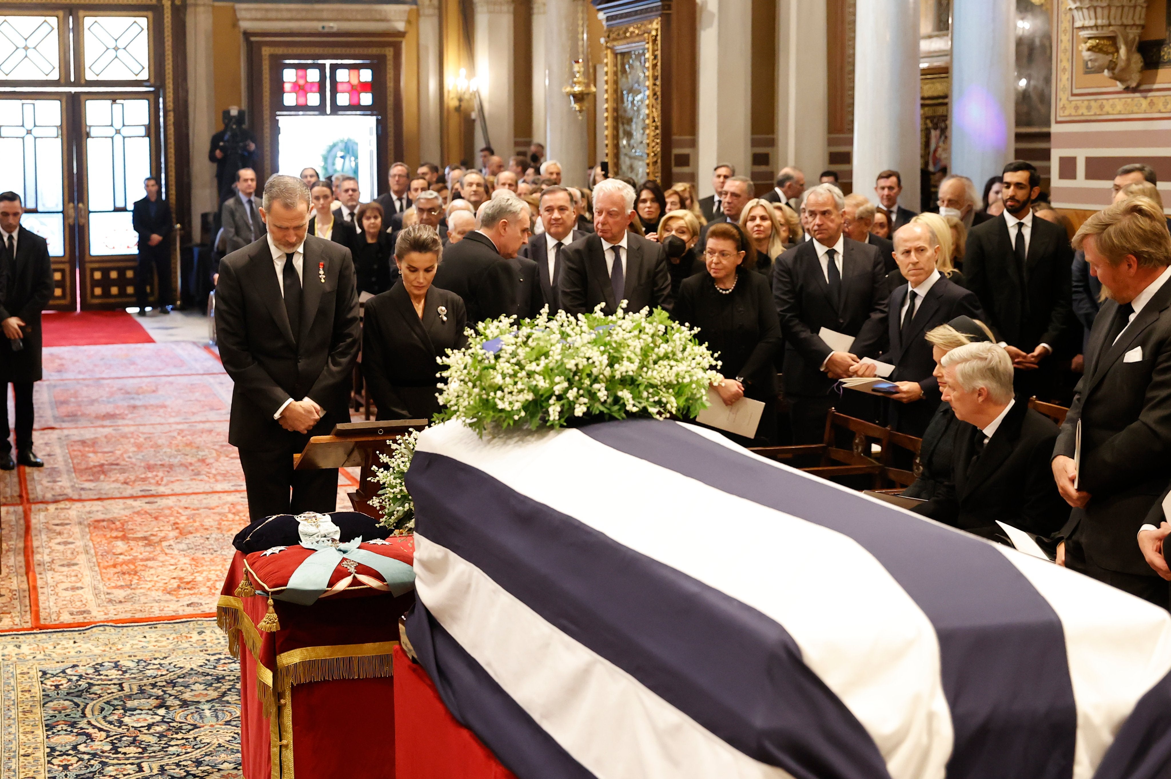 Los Reyes asisten al funeral por el Rey Constantino de Grecia en la Catedral de la Anunciación de Santa María de Atenas